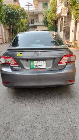 toyota-corolla-altis-automatic-2014-big-2
