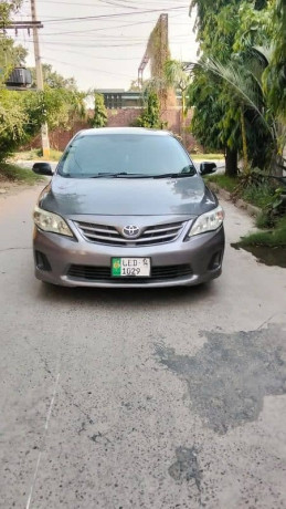toyota-corolla-altis-automatic-2014-big-0