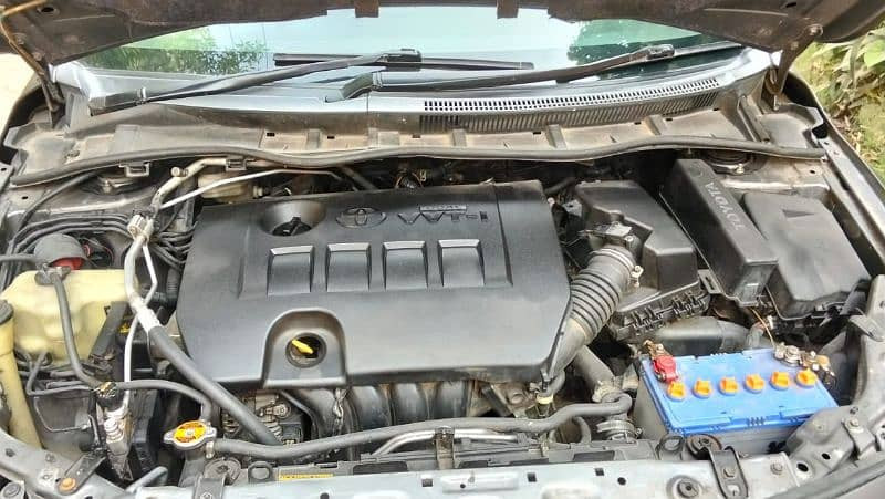toyota-corolla-altis-automatic-2014-big-11