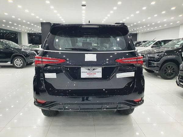 toyota-fortuner-gr-zero-meter-best-option-for-invester-big-3