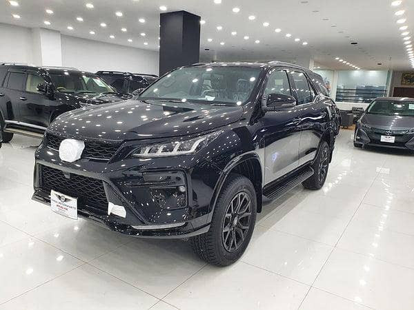 toyota-fortuner-gr-zero-meter-best-option-for-invester-big-2