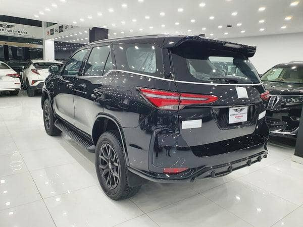 toyota-fortuner-gr-zero-meter-best-option-for-invester-big-4