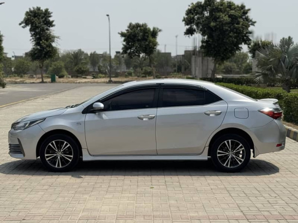toyota-corolla-grande-18-cvti-2020-big-3