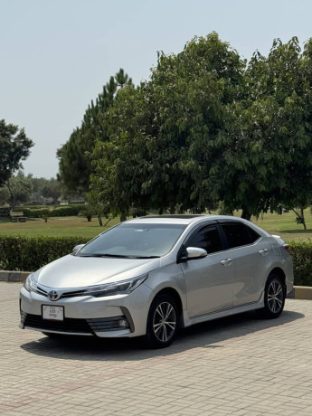 toyota-corolla-grande-18-cvti-2020-big-1