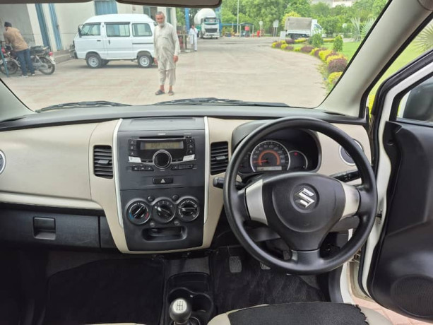 suzuki-wagon-r-2016-big-10