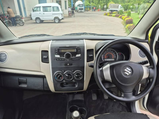 suzuki-wagon-r-2016-big-12