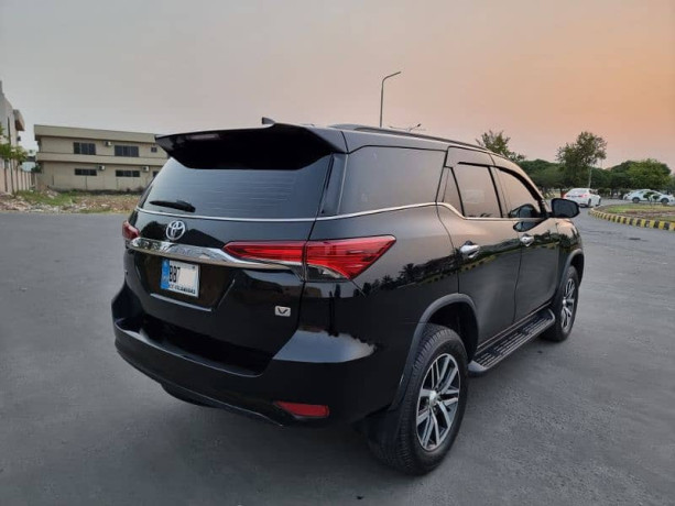 toyota-fortuner-vvti-2020-big-5