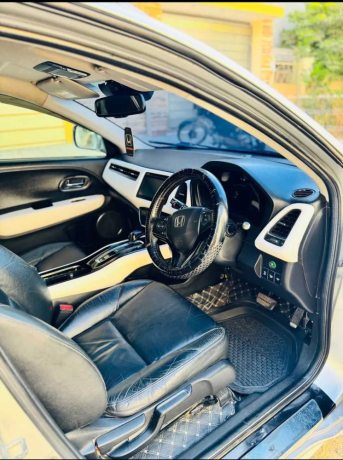 honda-vezel-z-big-3