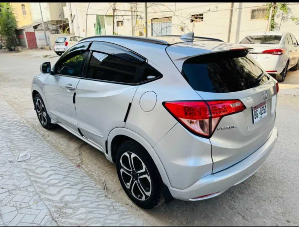 honda-vezel-z-big-7