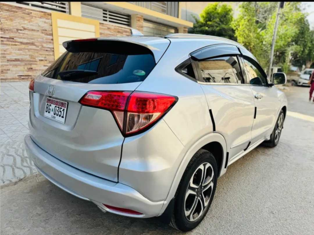 honda-vezel-z-big-5