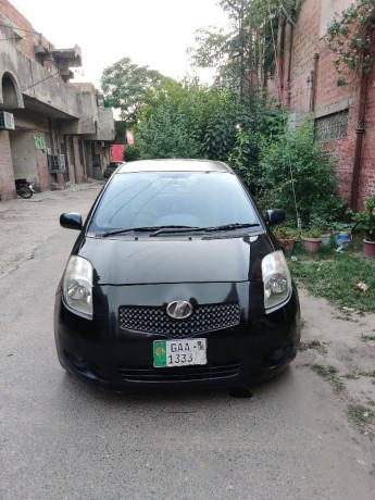 toyota-vitz-2006reg-2008-big-0