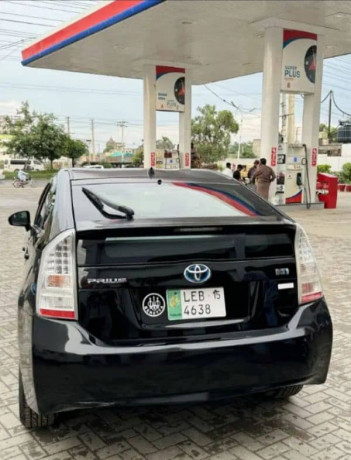 toyota-prius-20152011-big-7