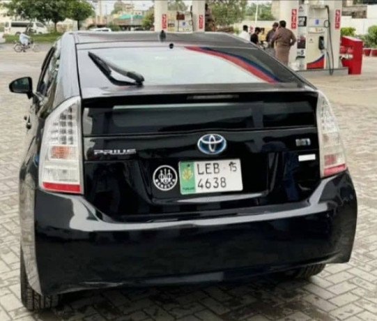 toyota-prius-20152011-big-2