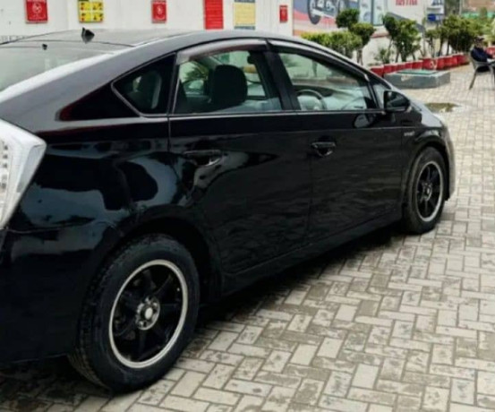 toyota-prius-20152011-big-8