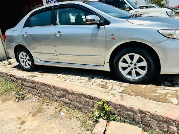 toyota-corolla-altis-2008-big-5