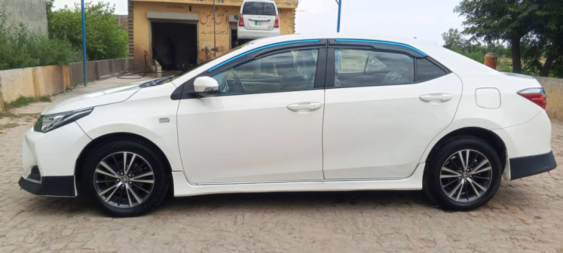 toyota-corolla-altis-16x-special-edition-2018-model-automatic-petrol-big-7