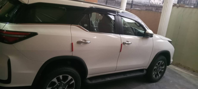 toyota-fortuner-legender-2024-big-6
