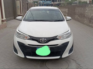 toyota-yaris-automatic-cvt-gli