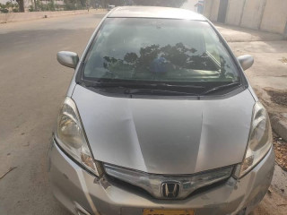 honda-fit-hybrid-good-condition-for-urgent-sale