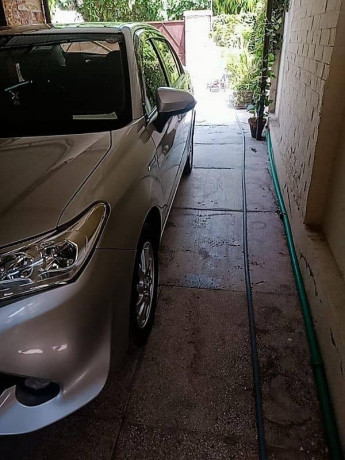 toyota-corolla-axio-2017-big-2