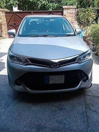 toyota-corolla-axio-2017-big-4