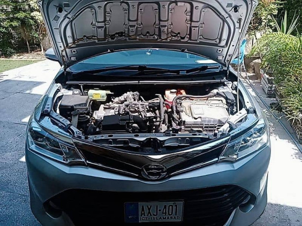 toyota-corolla-axio-2017-big-12