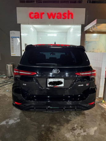 toyota-fortuner-gr-s-2024-big-1