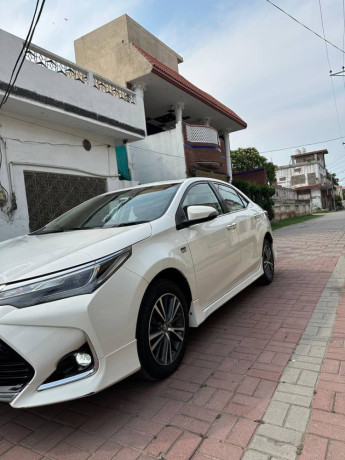toyota-corolla-altis-grande-18-x-2021-big-3