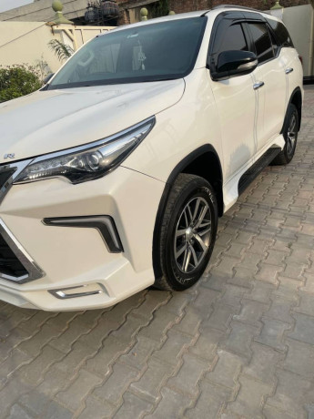 toyota-fortuner-27-petrol-big-4