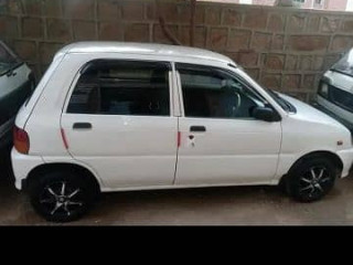 daihatsu-cuore-2005