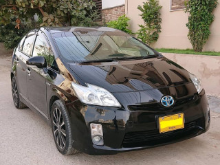 toyota-prius-18-total-genuine-better-than-gli-civic-aqua-fit-city