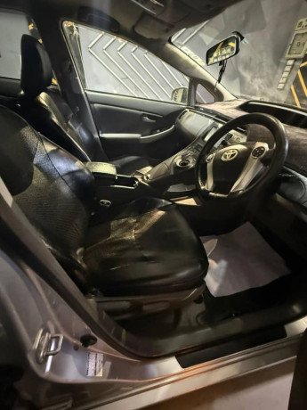 toyota-prius-s-18-2010-2014-big-2