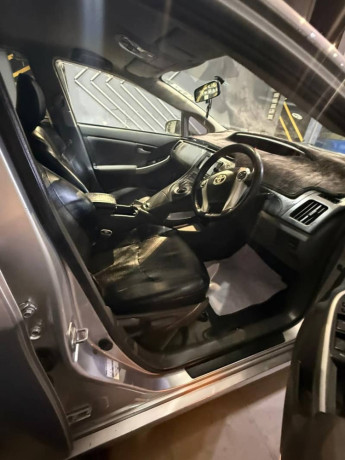 toyota-prius-s-18-2010-2014-big-3