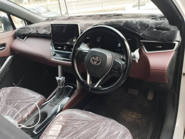 toyota-corolla-cross-18-hev-x-big-3