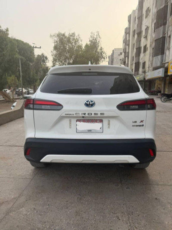 toyota-corolla-cross-18-hev-x-big-9