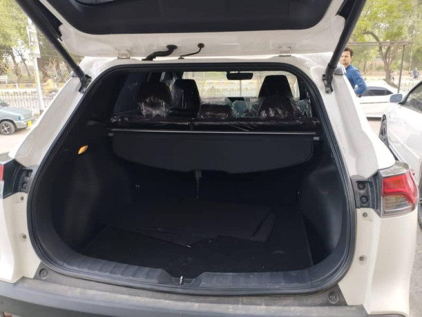 toyota-corolla-cross-18-hev-x-big-5