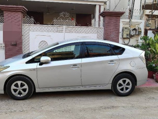 toyota-prius-2013