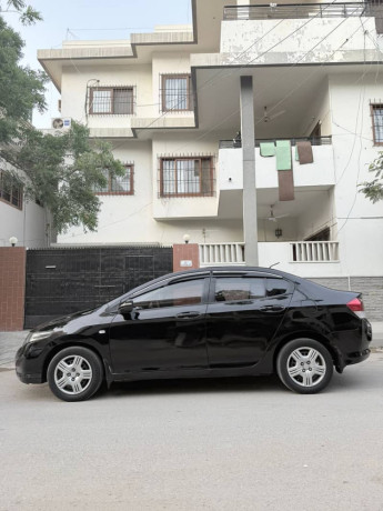 honda-city-13-i-vtec-prosmatec-2010-big-4
