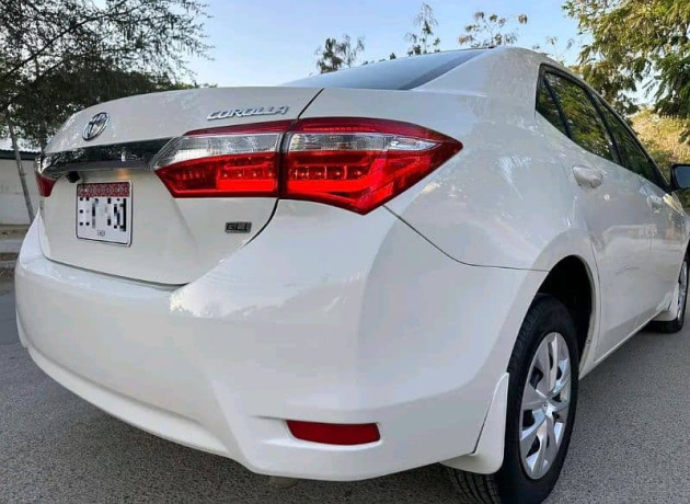 toyota-corolla-gli-2016-big-8