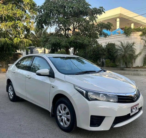 toyota-corolla-gli-2016-big-6