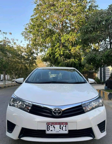 toyota-corolla-gli-2016-big-0