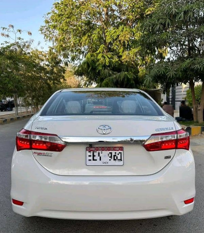 toyota-corolla-gli-2016-big-2
