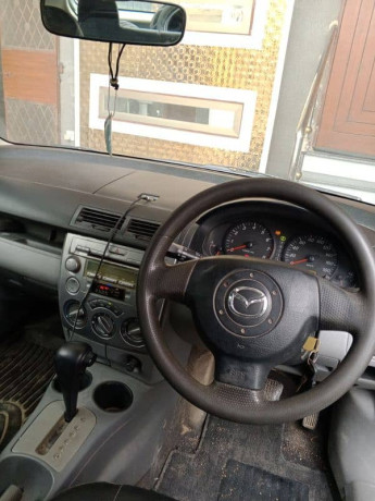 mazda-demio-2005-big-8