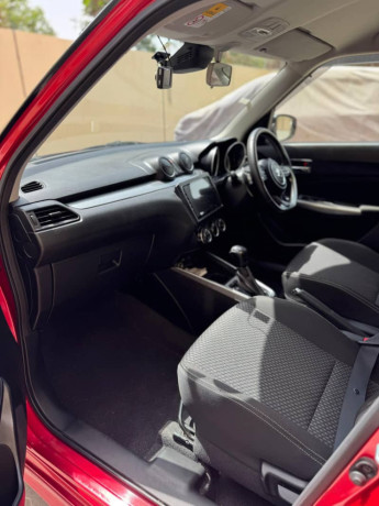 suzuki-swift-201922-rs-japanese-big-6