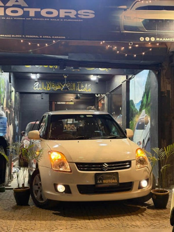 suzuki-swift-dlx-132018-big-0