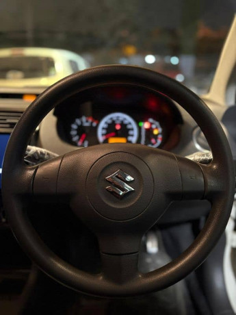 suzuki-swift-dlx-132018-big-7