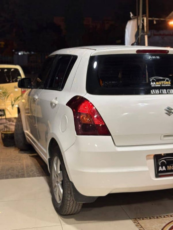 suzuki-swift-dlx-132018-big-3