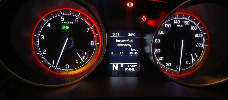 suzuki-swift-2022-glx-cvt-full-options-big-12