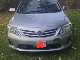 toyota-corolla-gli-2013