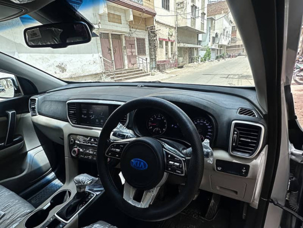kia-sportage-awd-silver-2020-big-8
